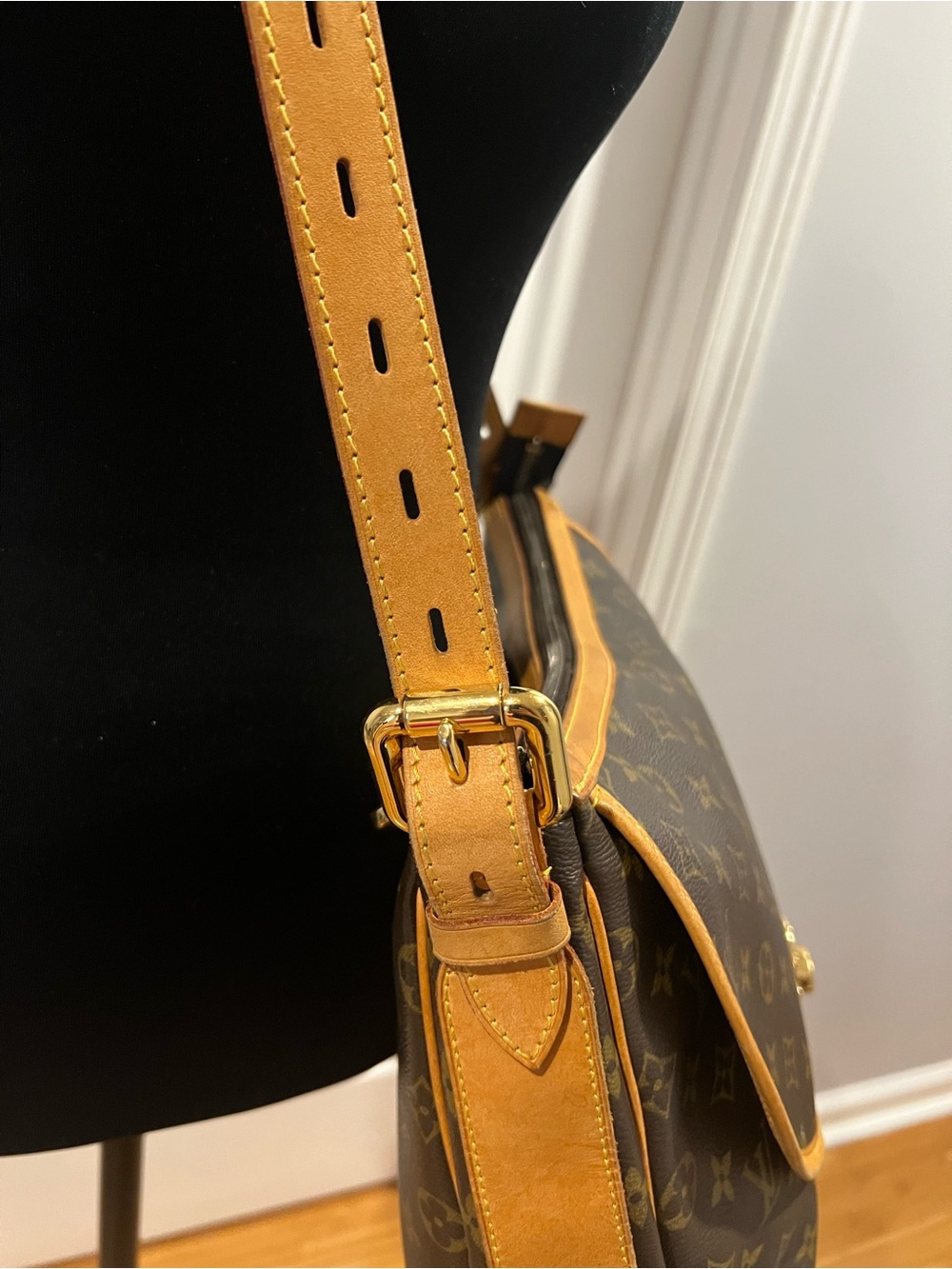 💖Louis Vuitton Monogram Canvas Hobo Shoulder Bag with Vachetta Trim💖 - Picture 3 of 12